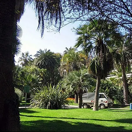 Sq. Pauline Juan-les-Pins